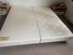 2 boxsprings 1.00x2.20 met wieltjes, Huis en Inrichting, Ophalen, Strak, Tweepersoons, Crème