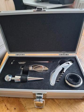 Wijnset in koffer beschikbaar voor biedingen