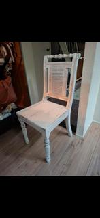 Witte Brocante houten stoel, Ophalen, Zo goed als nieuw, Wit, Eén