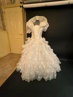 Queen white dress, Kleding | Dames, Trouwkleding en Trouwaccessoires, Onbekend, Wit, Zo goed als nieuw, Trouwjurk