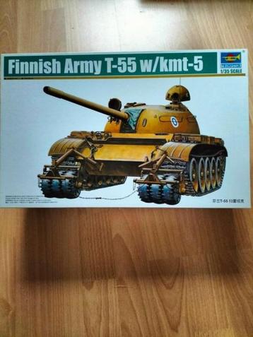 Finse T55 w/Kmt5   1:35  van Trumpeter beschikbaar voor biedingen