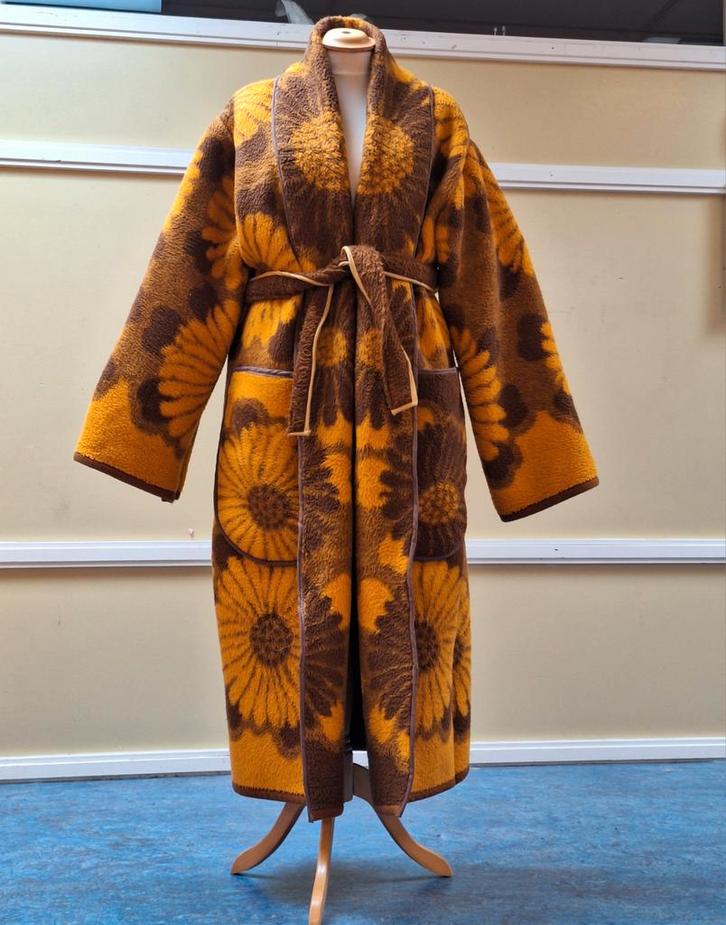 handgemaakte kimono dekenjas vintage space age 70s retro hip, Kleding | Dames, Jassen | Winter, Zo goed als nieuw, Maat 42/44 (L)