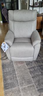 Ralf elektrische relax fauteuil/sta op stoel, Huis en Inrichting, Fauteuils, Nieuw, Minder dan 75 cm, 50 tot 75 cm, Ophalen