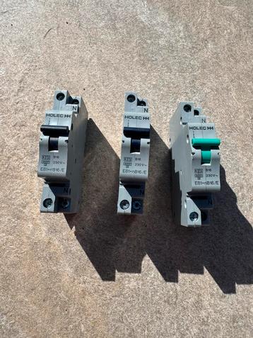 3x Holec automaten B16 – 230V beschikbaar voor biedingen