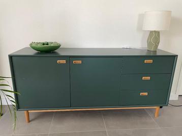 Elegant dressoir, mosgroen, houtafwerking interieur beschikbaar voor biedingen