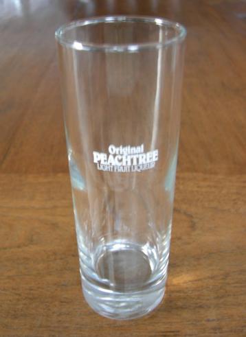 Original PECHTHREE glas. LIGHT FRUIT LIQUEUR. Afm. Ø5,4x15,1 beschikbaar voor biedingen