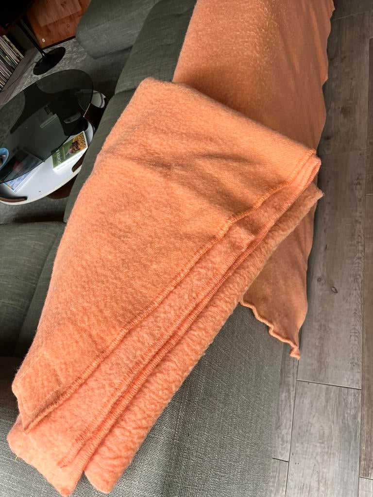 Mooie zalmkleurige vintage wollen deken, Ophalen of Verzenden, Gebruikt