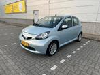 Toyota Aygo 1.0 12V Vvt-i 5DRS 2007 Blauw, Voorwielaandrijving, 68 pk, Origineel Nederlands, Handgeschakeld