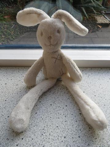 Konijn van Prenatal wit velours met sierstiksels beschikbaar voor biedingen