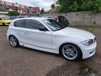 BMW 1-Serie 2.0 116I 3DR 2009 Wit VERKOCHT!!!, Auto's, BMW, 1-Serie, Achterwielaandrijving, 4 cilinders, 16 km/l