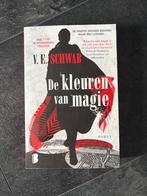 De Kleuren van Magie - V.E. Schwab, Boeken, Ophalen of Verzenden, Zo goed als nieuw, V. E. Schwab