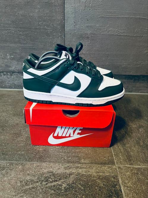 Nike Dunk Low Vintage Green | Maat 38.5, Kleding | Dames, Schoenen, Nieuw, Sneakers of Gympen, Groen, Ophalen of Verzenden