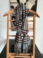 Leuke sjaal Burberry motief, Kleding | Dames, Mutsen, Sjaals en Handschoenen, Ophalen of Verzenden, Zo goed als nieuw, Sjaal
