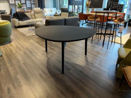 Rolf BENZ 909-622 tafel – showroommodel, Huis en Inrichting, Tafelonderdelen, Zo goed als nieuw, 100 tot 150 cm, 100 tot 150 cm
