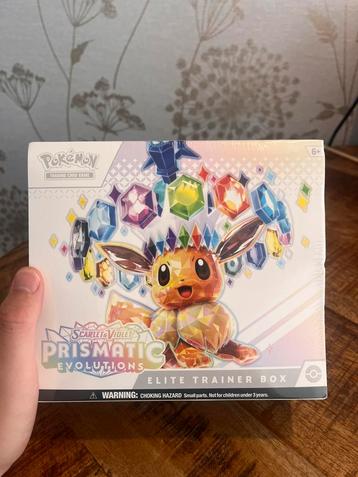 Pokemok TCG - Prismatic Evolutions ETB (Sealed) beschikbaar voor biedingen