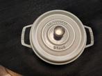 Staub La Cocotte 22 cm / 2,5 l, Rond, White truffle, Ophalen of Verzenden, Zo goed als nieuw, Overige materialen
