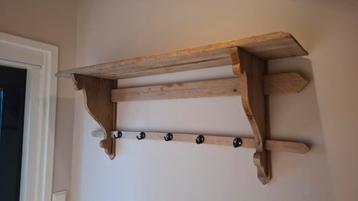 Kapstok brocante beschikbaar voor biedingen