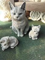 Betonnen poes 30 cm  en twee kittens  beton15 cm/14 cm hoog, Ophalen, Zo goed als nieuw, Beton, Dierenbeeld