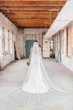Rosa Clará Fit & Flare Trouwjurk Kant Strikdetail, Ophalen, Zo goed als nieuw, Wit, Trouwjurk