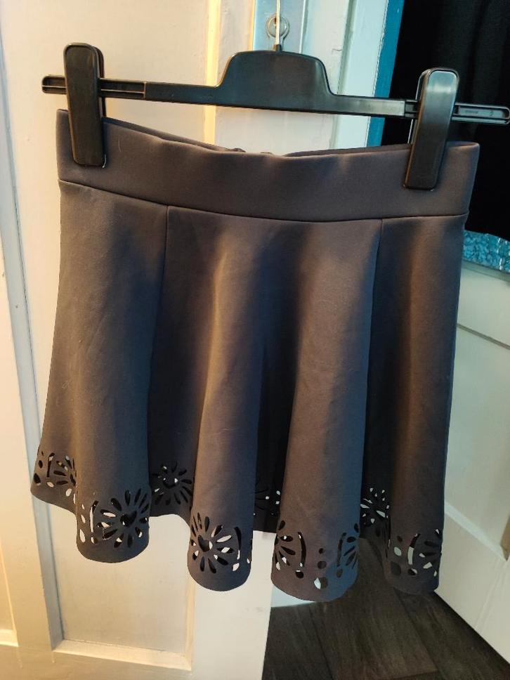 Nieuw kort skater / A-lijn rokje, Kleding | Dames, Rokken, Nieuw, Maat 36 (S), Grijs, Boven de knie, Ophalen of Verzenden