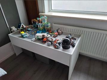 BOUW/SPEELTAFEL/LEGO ALS NIEUW!! beschikbaar voor biedingen