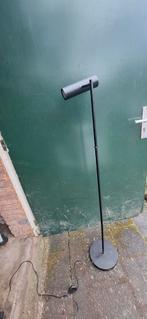Stijlvolle zwarte vloerlamp, Huis en Inrichting, Ophalen, Gebruikt, 100 tot 150 cm, Metaal