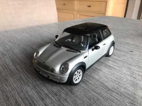 Autoart 1/18 mini Cooper millennium geen doos, Hobby en Vrije tijd, Modelauto's | 1:18, Zo goed als nieuw, Auto, Autoart, Ophalen