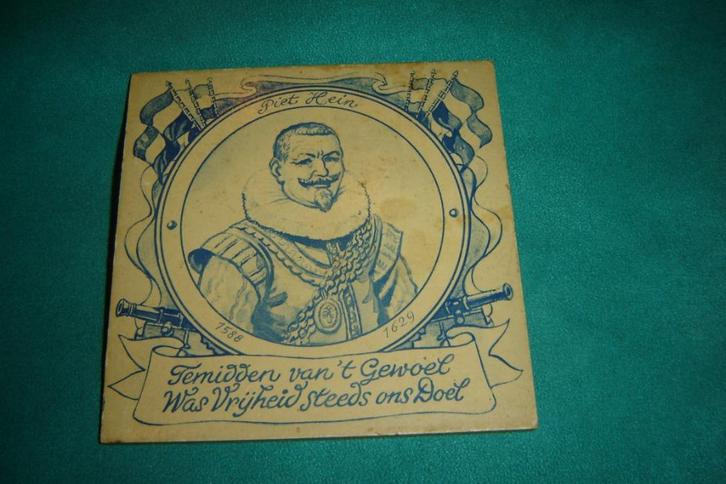 Wo2 oorlog Nederland 1945 bevrijding tegel karton Piet Hein, Verzamelen, Militaria | Tweede Wereldoorlog, Boek of Tijdschrift