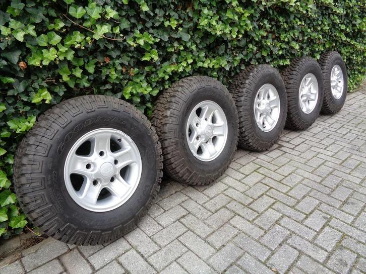 LAND ROVER Defender - BOOST velgen met banden GOODYEAR MTR, Auto-onderdelen, Banden en Velgen, Banden en Velgen, All Season, 16 inch