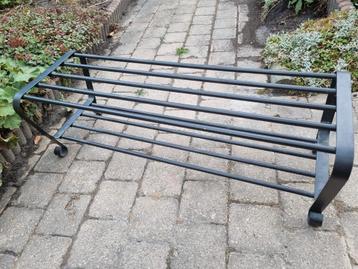Kapstok en schoenenrek van de ikea beschikbaar voor biedingen