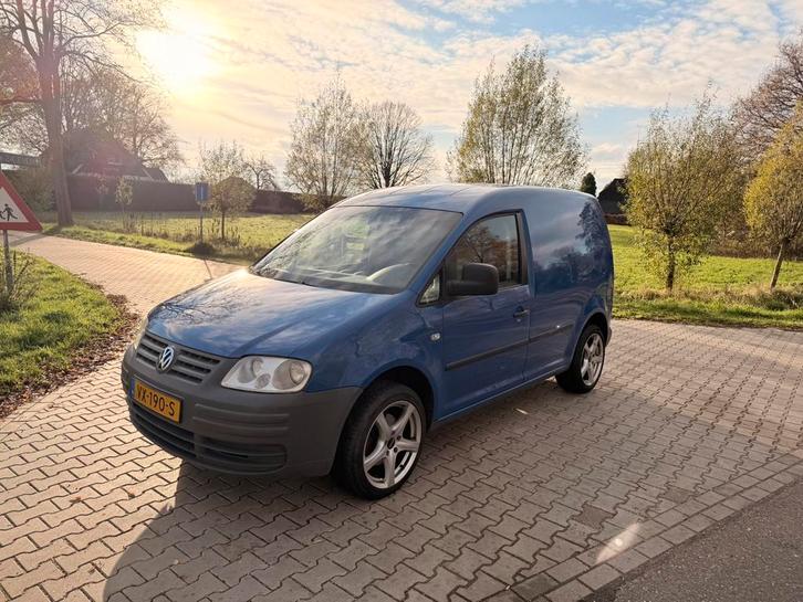 Volkswagen caddy 1.6 sr benzine blauw nieuw apk!, Auto's, Bestelauto's, Particulier, Volkswagen, Benzine, Euro 4, Handgeschakeld