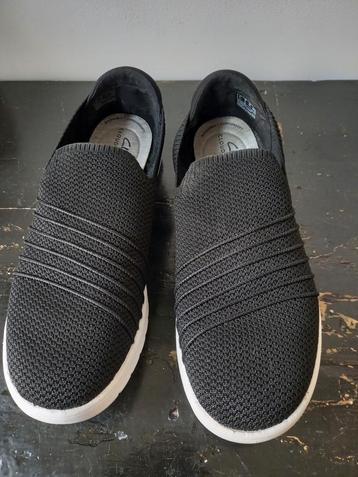 Clarks zwarte slip on instapper sneaker mt.40 beschikbaar voor biedingen