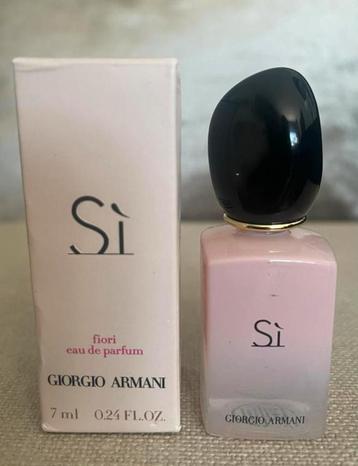 Miniatuur Georgio Armani Si Fiori edp 7 ml nieuw in doos beschikbaar voor biedingen
