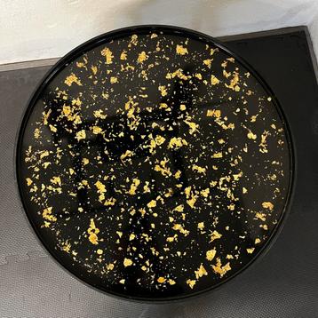 Handgemaakte Epoxy Bijzettafel met Gouden Vlokken beschikbaar voor biedingen