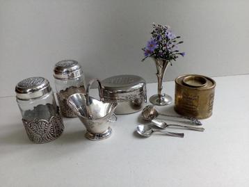 Vintage keukenartikelen. o.a. Sola /thee. Prijs p/st. vanaf beschikbaar voor biedingen