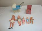Oude kleine poppetjes. kinderwagen en ledikantje., Verzamelen, Ophalen of Verzenden, Gebruikt