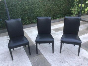 Eetkamerstoelen beschikbaar voor biedingen