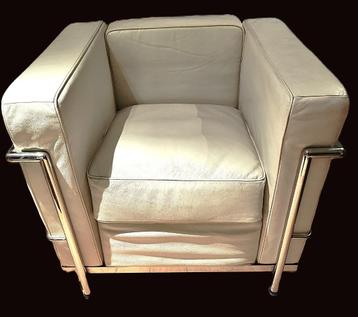 Twee  Replica CORBUSIER LC2 type zeteltjes in wit leder beschikbaar voor biedingen