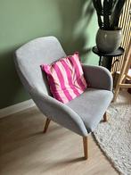 Zo goed als nieuwe! Lichtgrijze fauteuil met houten poten, Ophalen, Zo goed als nieuw, Hout, Eén