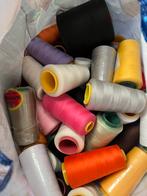 GRATIS af te halen lockgaren, Hobby en Vrije tijd, Naaien en Fournituren, Ophalen, Gebruikt, Garen of Naald(en)