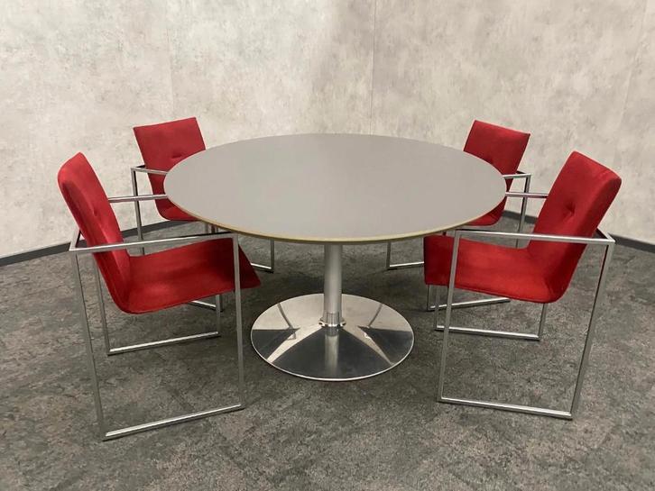 4 Arco Frame eetkamerstoelen – uitstekend – rood gestoffeerd, Huis en Inrichting, Stoelen, Zo goed als nieuw, Vijf, Zes of meer stoelen