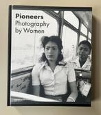Zgan fotografieboek “Pioneers - Photogrphy by Women, Ophalen of Verzenden, Zo goed als nieuw, Fotografen