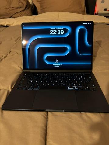 MOET SNEL WEG!!! MacBook Air 13” M3, 16GB RAM/512GB beschikbaar voor biedingen