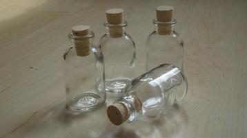 Mini glazen flesjes 6 cm met of zonder kurk / per stuk