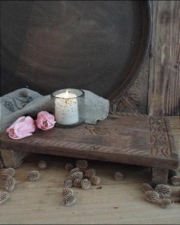 12435 BT Wabi sabi bajot tafeltje carved beschikbaar voor biedingen
