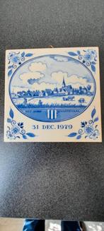 Het Dorp Zwartewaal 31 december 1979   Delfsblauw tegeltje, Ophalen of Verzenden