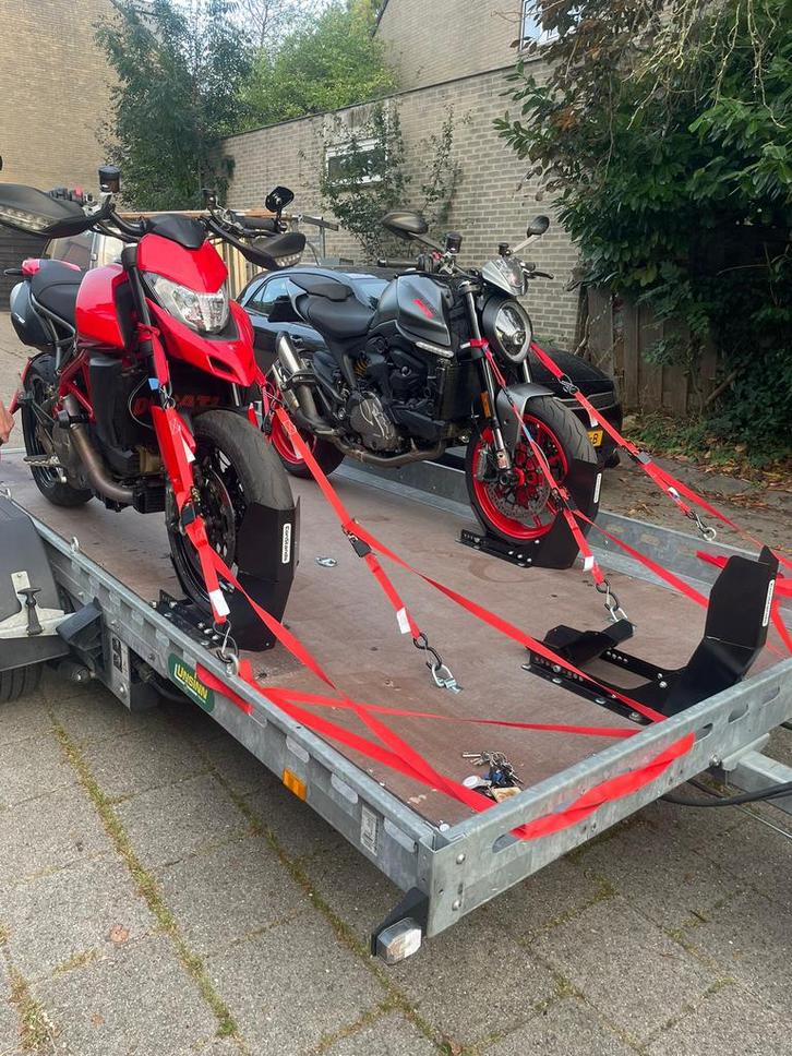 hydraulisch verlaagbare motoraanhanger te huur | 1/3 motoren, Motoren, Accessoires | Overige, Zo goed als nieuw, Ophalen