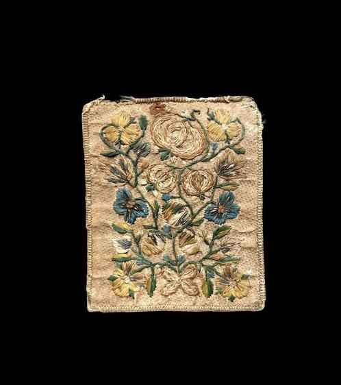 Uniek!Geborduurd Fragment van een Maria Scapulier, 18e Eeuw, Antiek en Kunst, Antiek | Kleden en Textiel, Ophalen of Verzenden