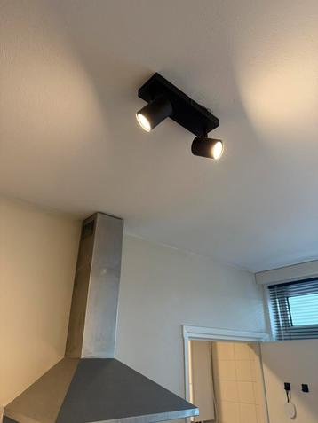 Plafondlamp 2 spots mat zwart Lamp en Licht beschikbaar voor biedingen
