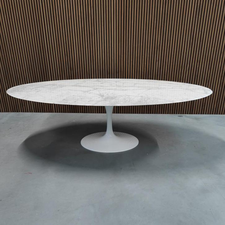 Knoll Saarinen Calacatta Gold 244cm, Antiek en Kunst, Antiek | Meubels | Tafels, Ophalen of Verzenden